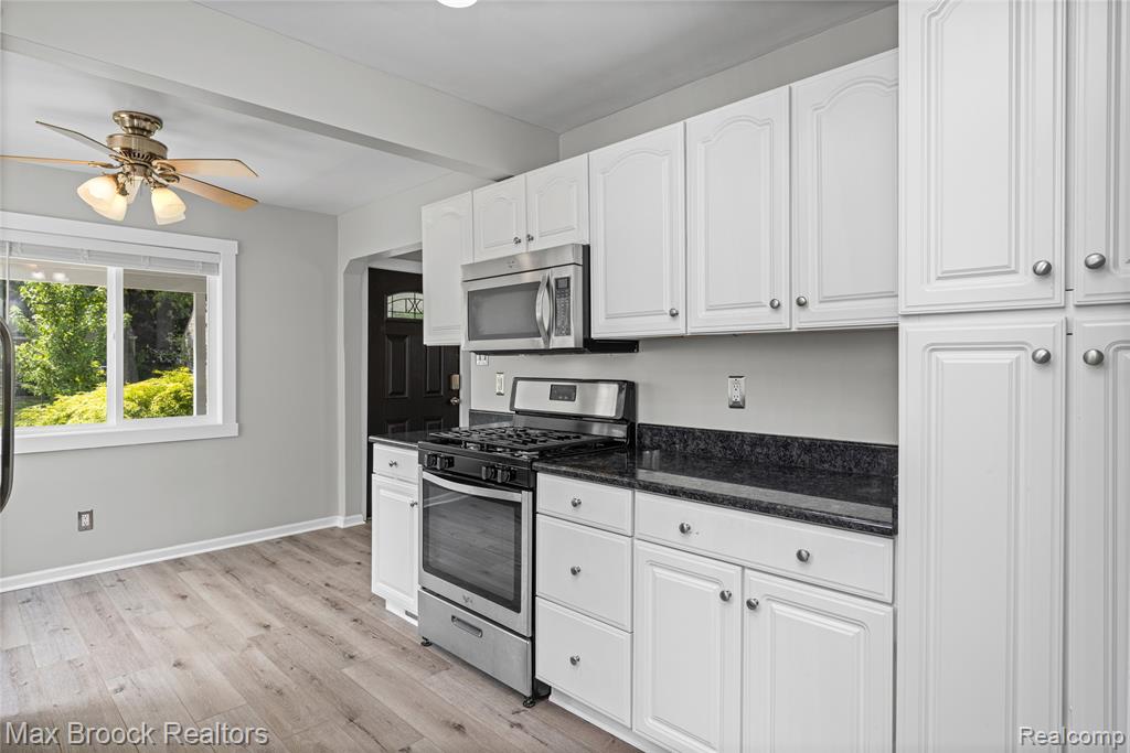 808 N Edgeworth Avenue, Royal Oak, MI 48067 — Photo 16