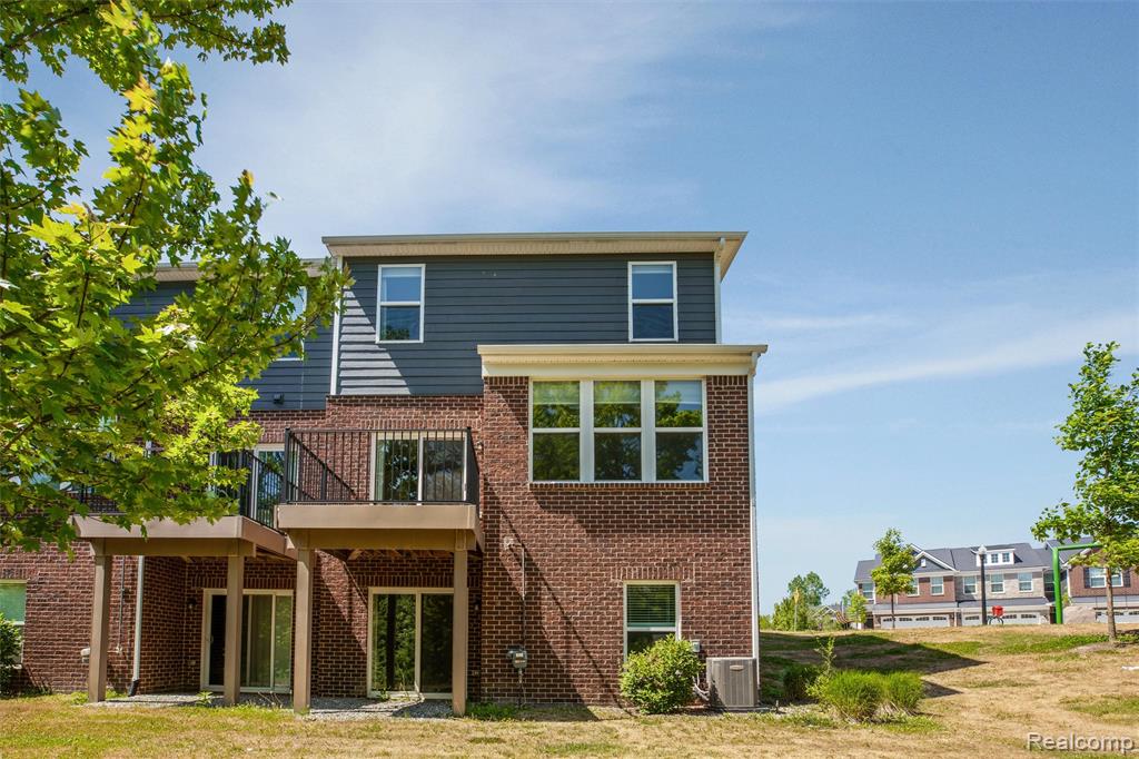 43583 Chancellor Lane, Novi, MI — Photo 4