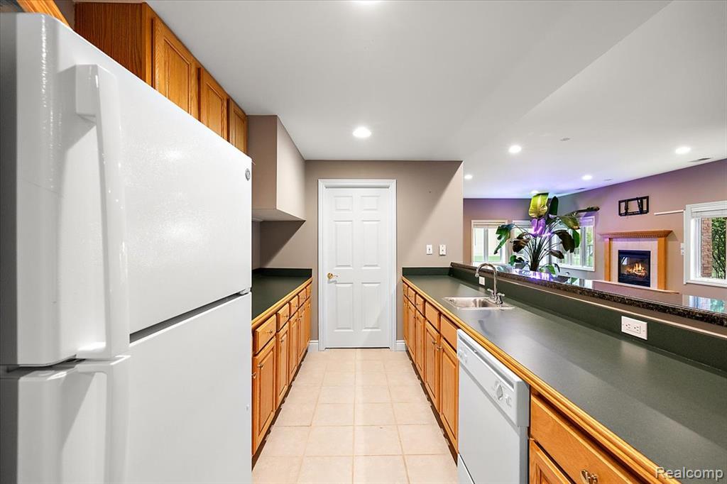 3725 Mountain Laurel Court, Oakland, MI — Photo 60