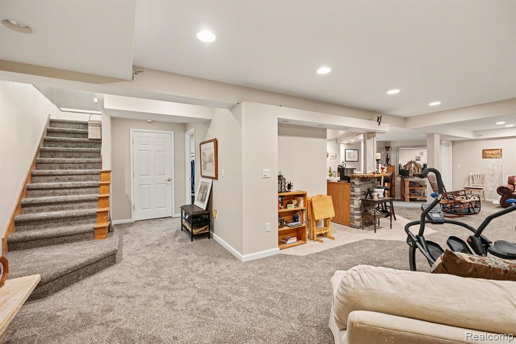 410 Glenn Court, Lake Orion, MI 48362 — Photo 13