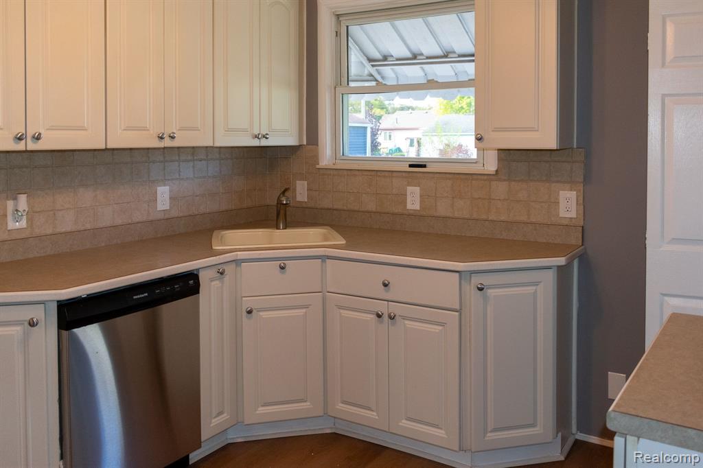 629 N VERMONT Avenue, Royal Oak, MI 48067 — Photo 5
