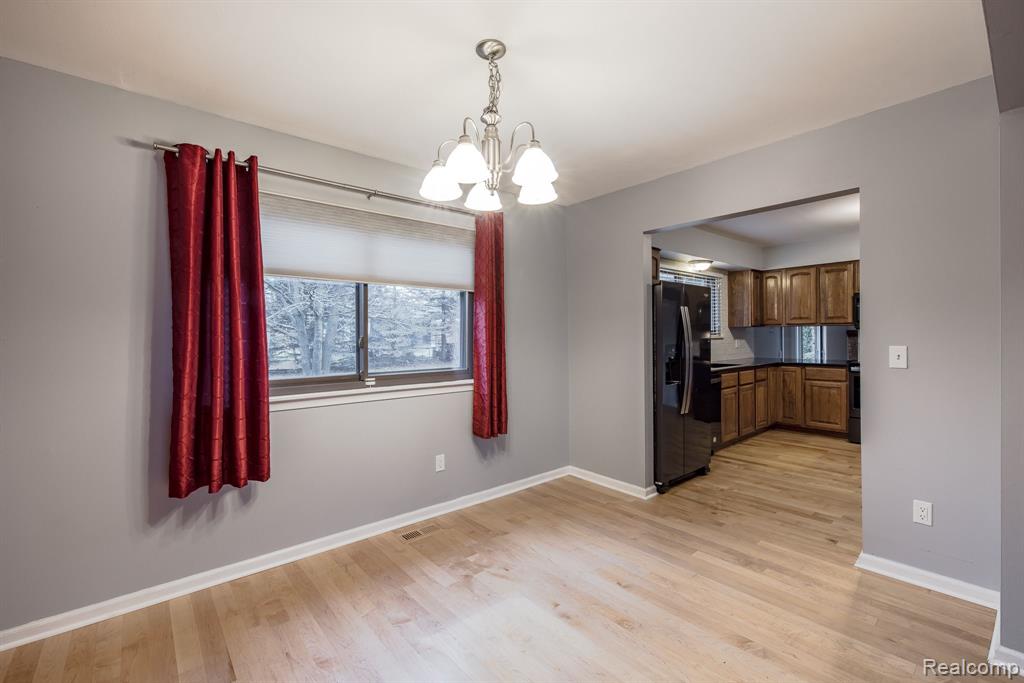 5285 WOODCREEK Trail, Clarkston, MI — Photo 9