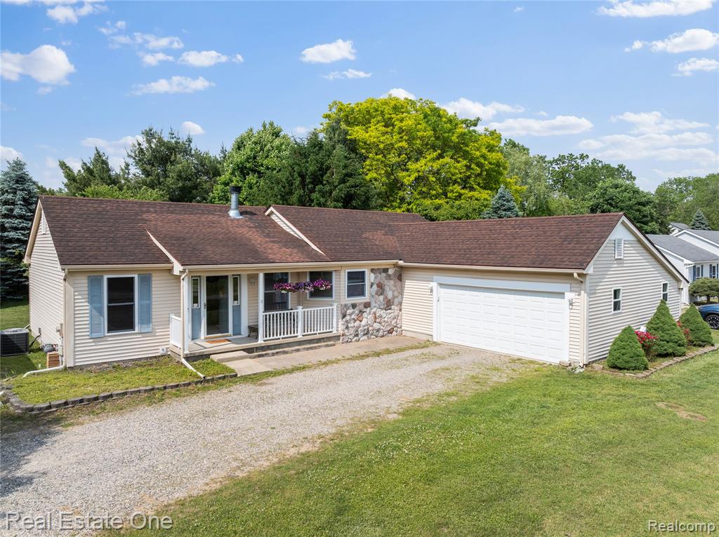 8907 McColl Side Road, Brighton, MI 48116 — Photo 2