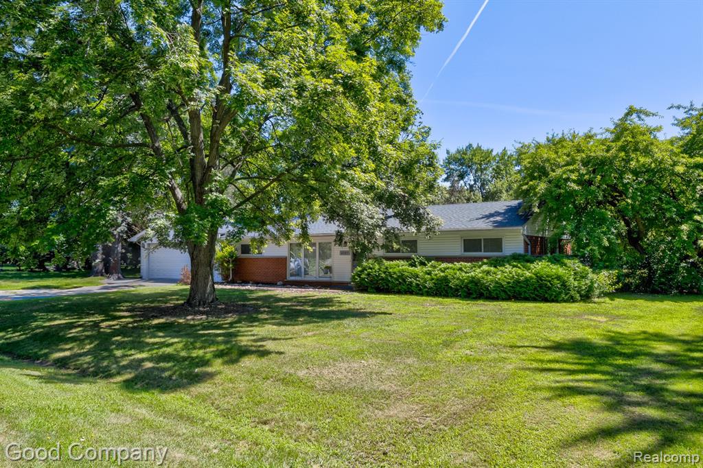 6327 Snow Apple Drive, Clarkston, MI — Photo 34