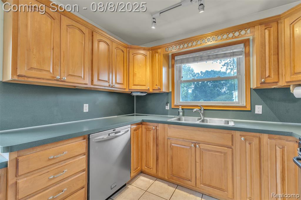 885 Patterson Drive, Monroe, MI 48161 — Photo 47