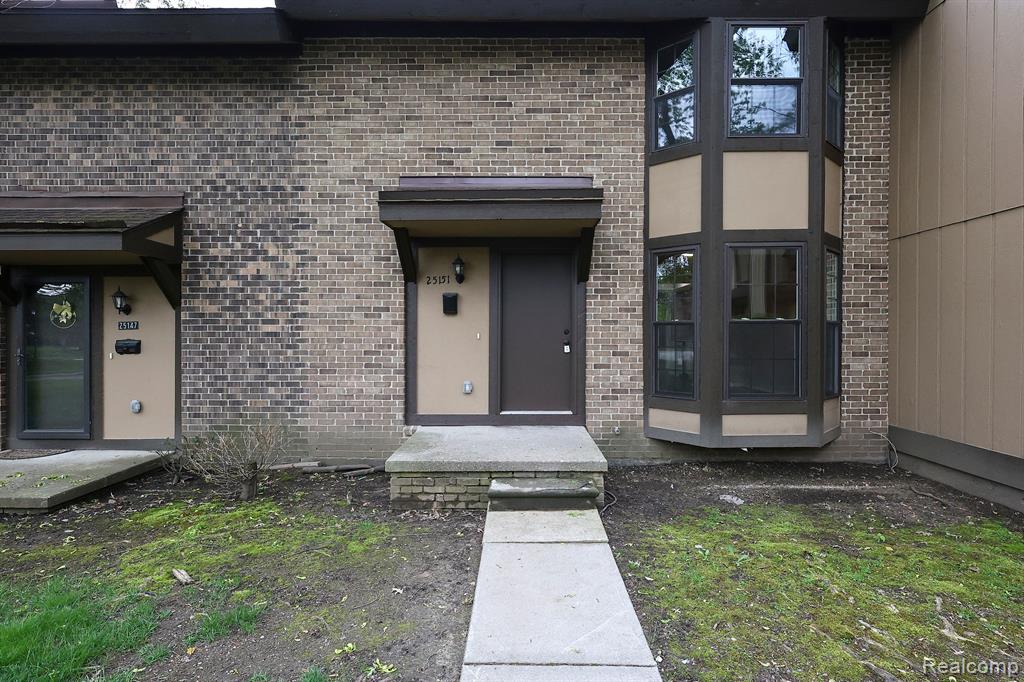 25151 GREENBROOKE Drive, Southfield, MI 48033 — Photo 2