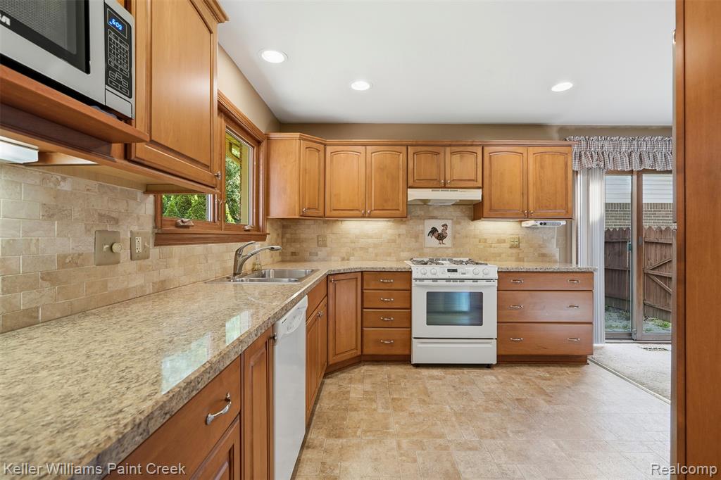 44063 Westminister Way, Canton, MI 48187 — Photo 6