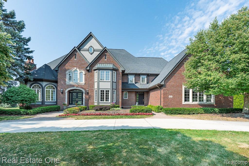 5575 Murfield Drive, Rochester, MI 48306