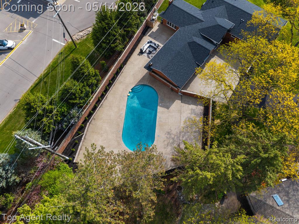 6739 White Pine Court, Bloomfield Hills, MI 48301 — Photo 55