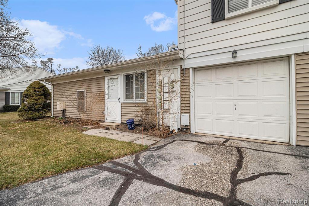 38147 SHERWOOD Street, Westland, MI — Photo 15