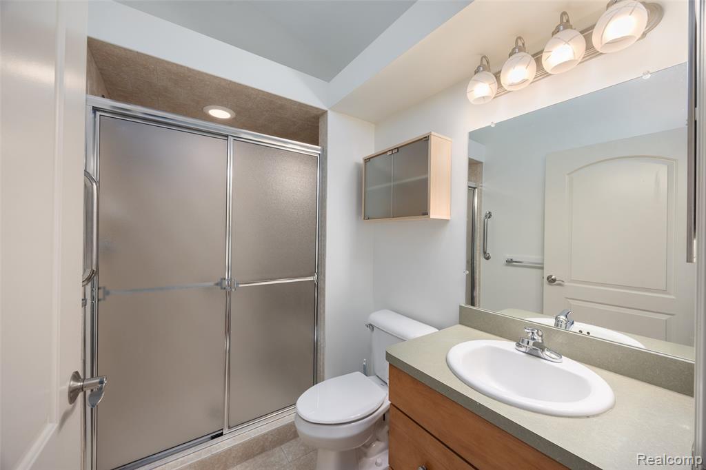 49290 Wayburn Drive, Macomb, MI 48042 — Photo 17