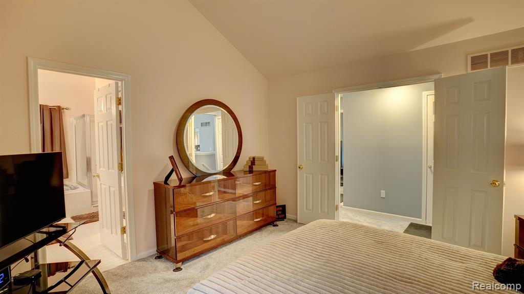 5077 PRESTONWOOD Lane, Flushing, MI 48433 — Photo 32