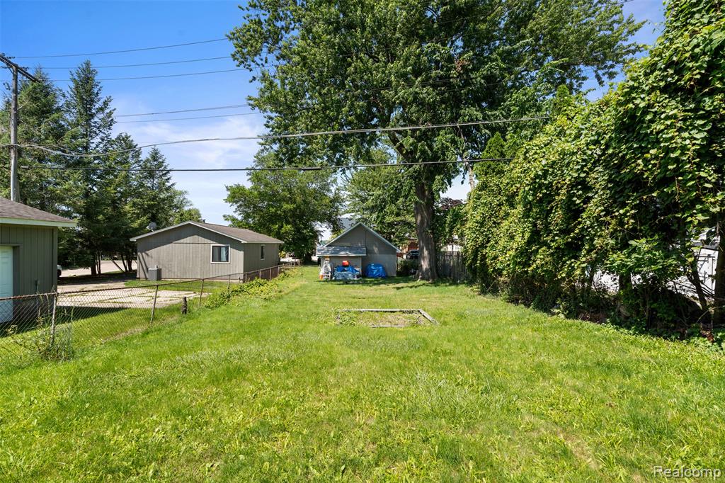 1325 E Lake Drive, Novi, MI 48377 — Photo 22
