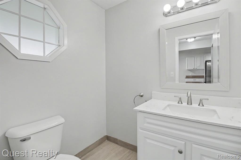 5673 Drake Hollow W Drive W, West Bloomfield, MI — Photo 21