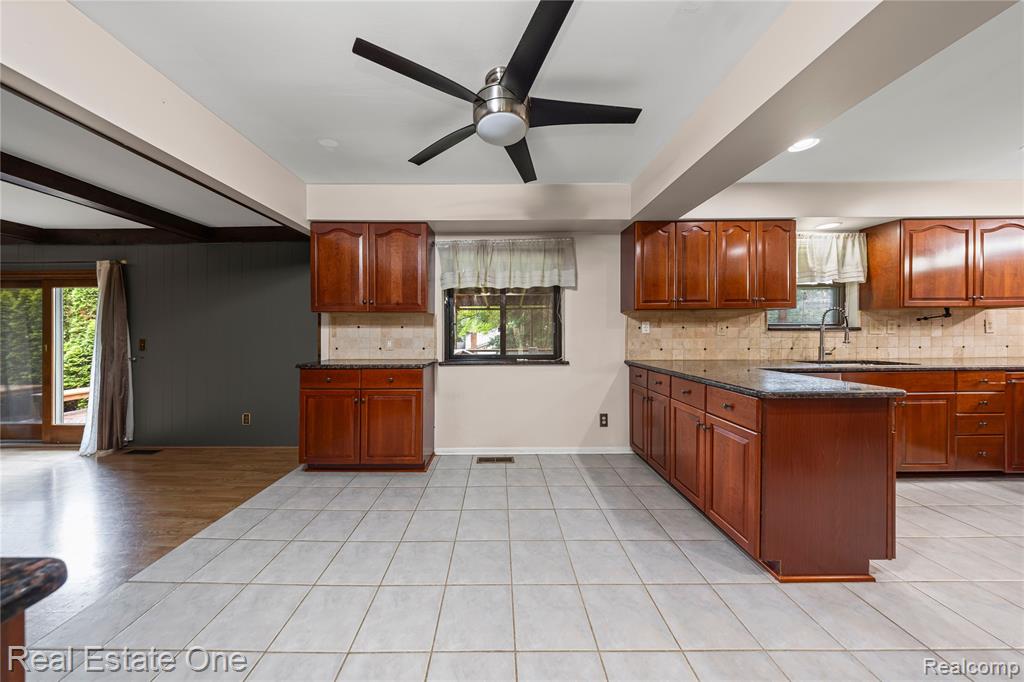 6995 Allen Hill Court, Clarkston, MI 48348 — Photo 8
