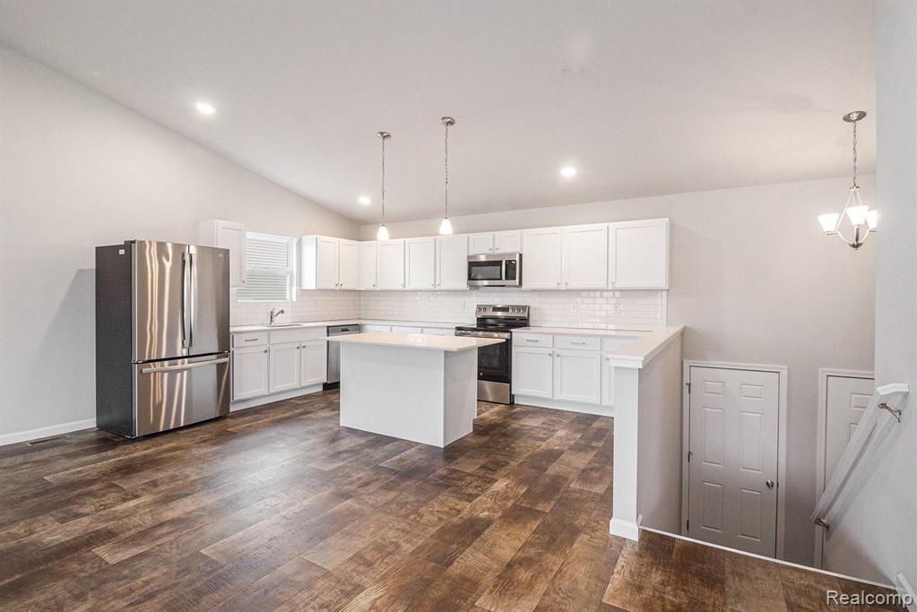 8346 Majestic Boulevard, Fowlerville, MI 48836 — Photo 2