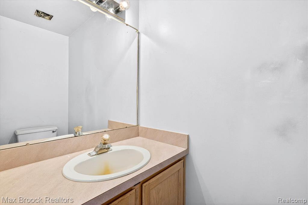 5001 Sylvanview Drive, Clarkston, MI 48348 — Photo 39