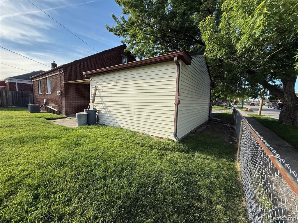 2203 White Avenue, Lincoln Park, MI 48146 — Photo 33