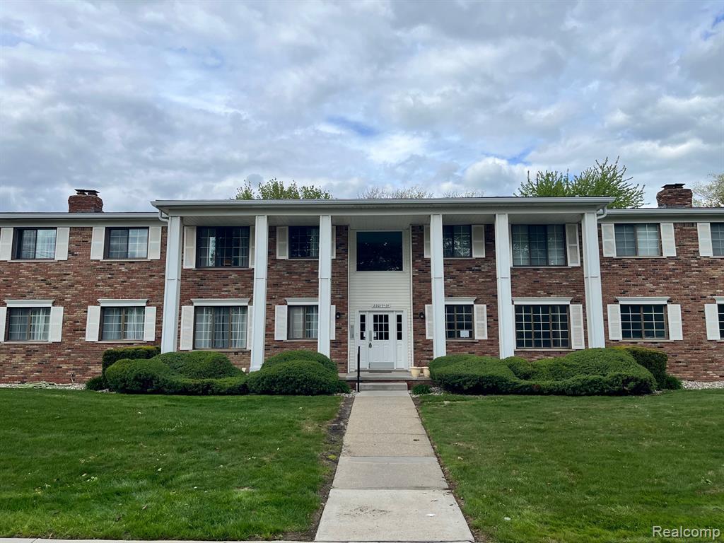 23025 Liberty Street, 13, Saint Clair Shores, MI 48080 — Photo 35