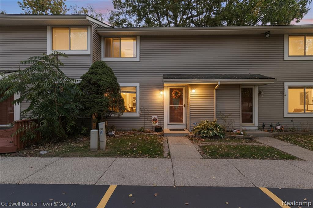 616 Rickett Road, 124, Brighton, MI 48116 — Photo 2