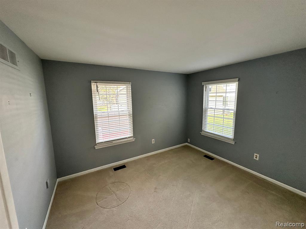 6633 Bellows Court, West Bloomfield, MI — Photo 12