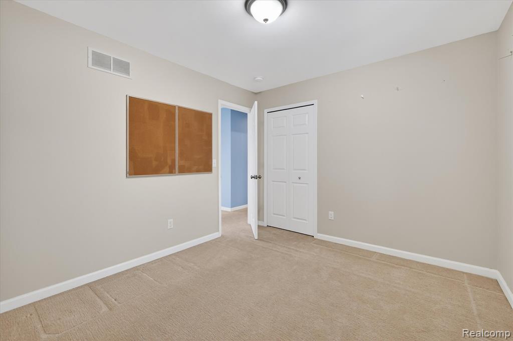 5124 Driftwood Drive, Commerce Twp, MI 48382 — Photo 23