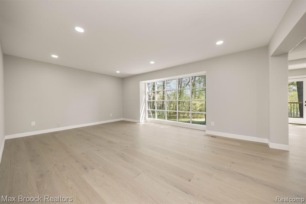 5240 CLARENDON CREST Street, Bloomfield Hills, MI 48302 — Photo 15