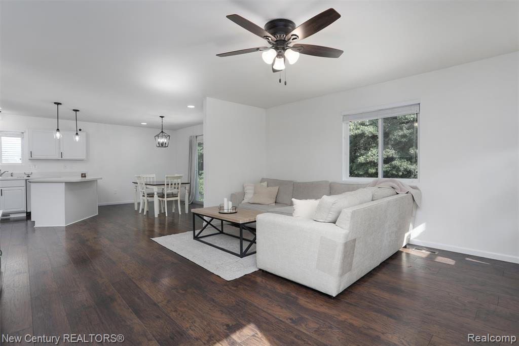 6496 Skylar Lane, Waterford, MI 48327 — Photo 5