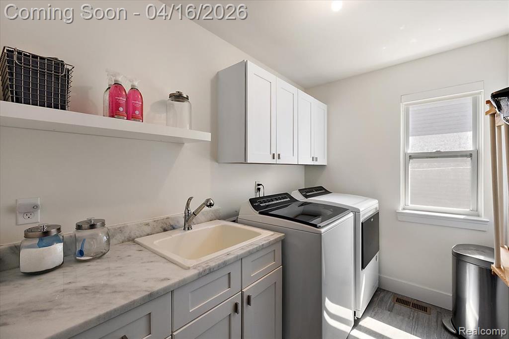 3592 Oakshire Avenue, Berkley, MI 48072 — Photo 21