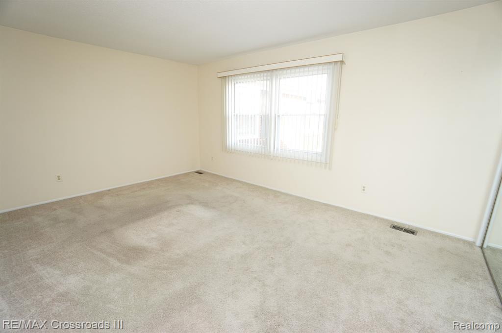 13378 N LAKE POINT Boulevard N, 2-4, Van Buren, MI 48111 — Photo 16