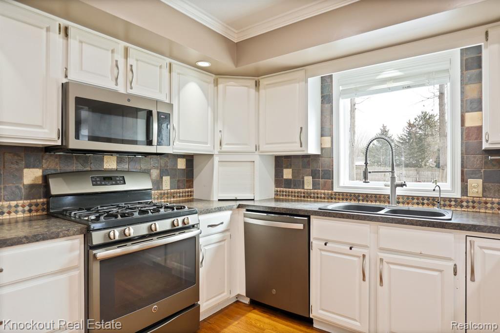 640 Timberwood Lane, Saginaw, MI 48609 — Photo 22