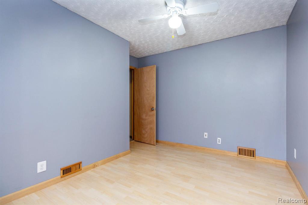 4249 Bonning Avenue, Warren, MI 48091 — Photo 18