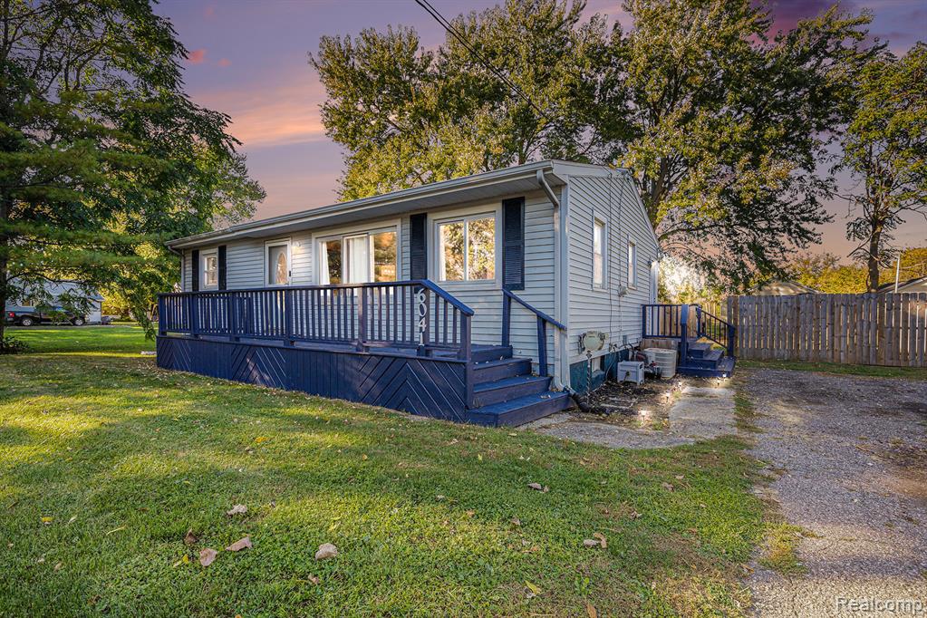 6041 Roberta Street, Burton, MI 48509 — Photo 2