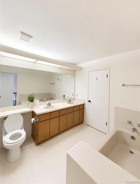 6798 Chimney Sweep ct, West Bloomfield, MI — Photo 4