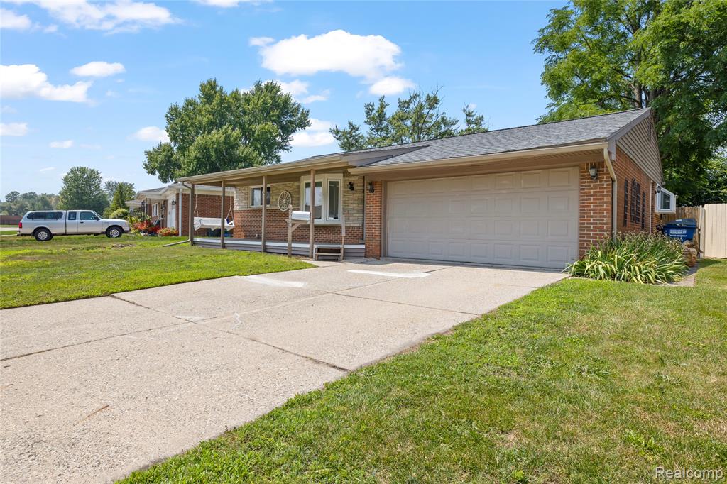 6695 Chirrewa Street, Westland, MI — Photo 2