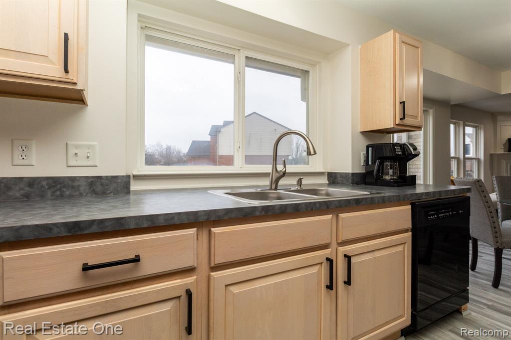 3281 NIAGARA Avenue, Canton, MI 48188 — Photo 13