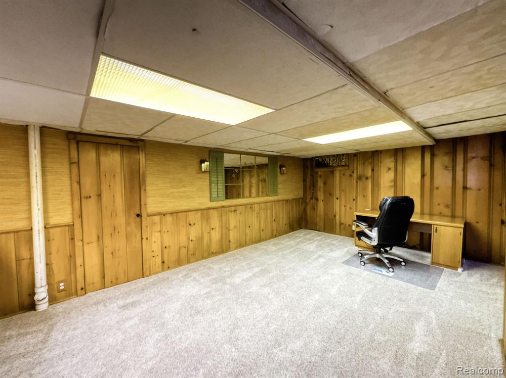 806 N ALTADENA Avenue, Royal Oak, MI 48067 — Photo 19
