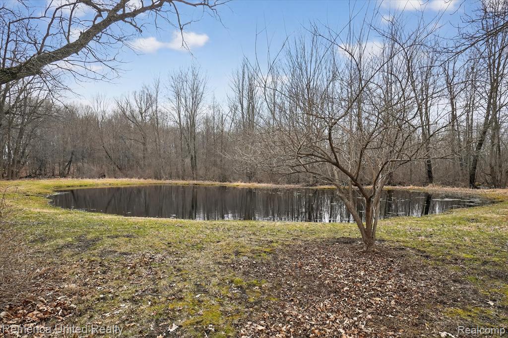 660 E Allen Road, Howell, MI 48855 — Photo 47