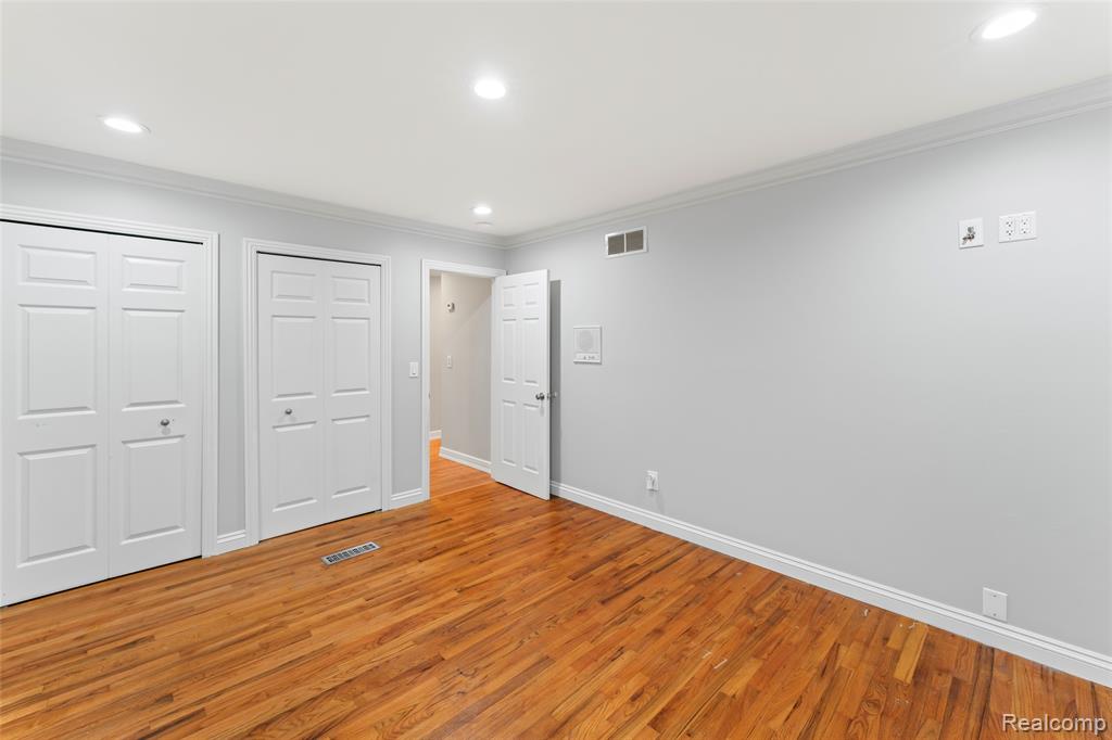 4822 Peachtree Drive, Sterling Heights, MI 48310 — Photo 24