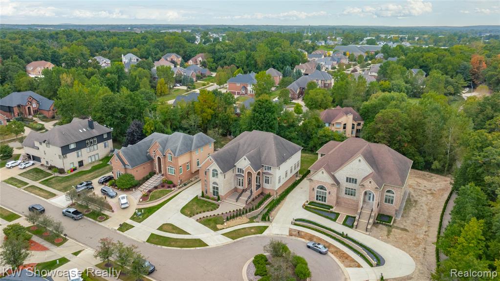 5512 Essex Court, West Bloomfield, MI — Photo 11
