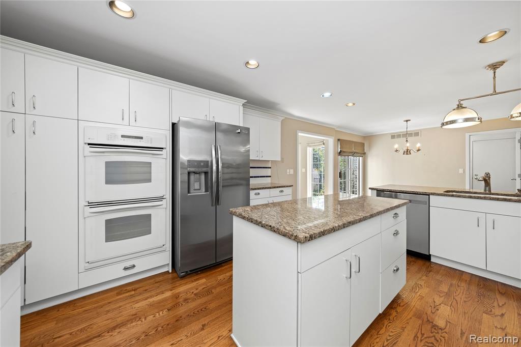 7277 Simsbury Drive, West Bloomfield, MI — Photo 17
