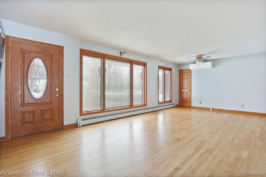 1914 Schust Road, Saginaw, MI 48604 — Photo 7