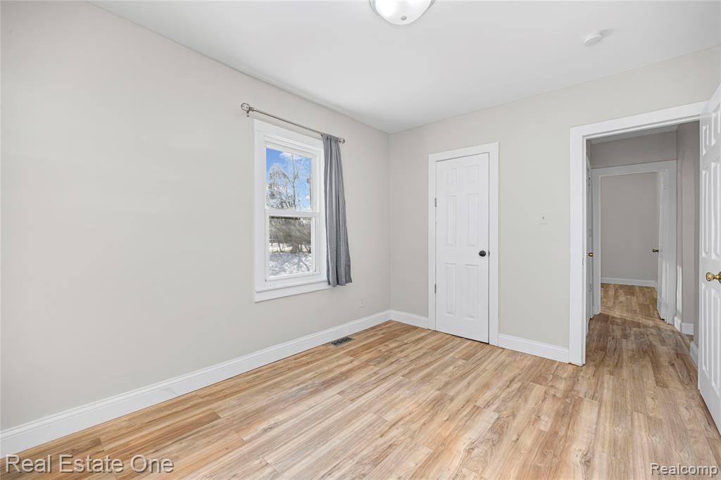 943 Premont Avenue, Waterford, MI 48328 — Photo 22