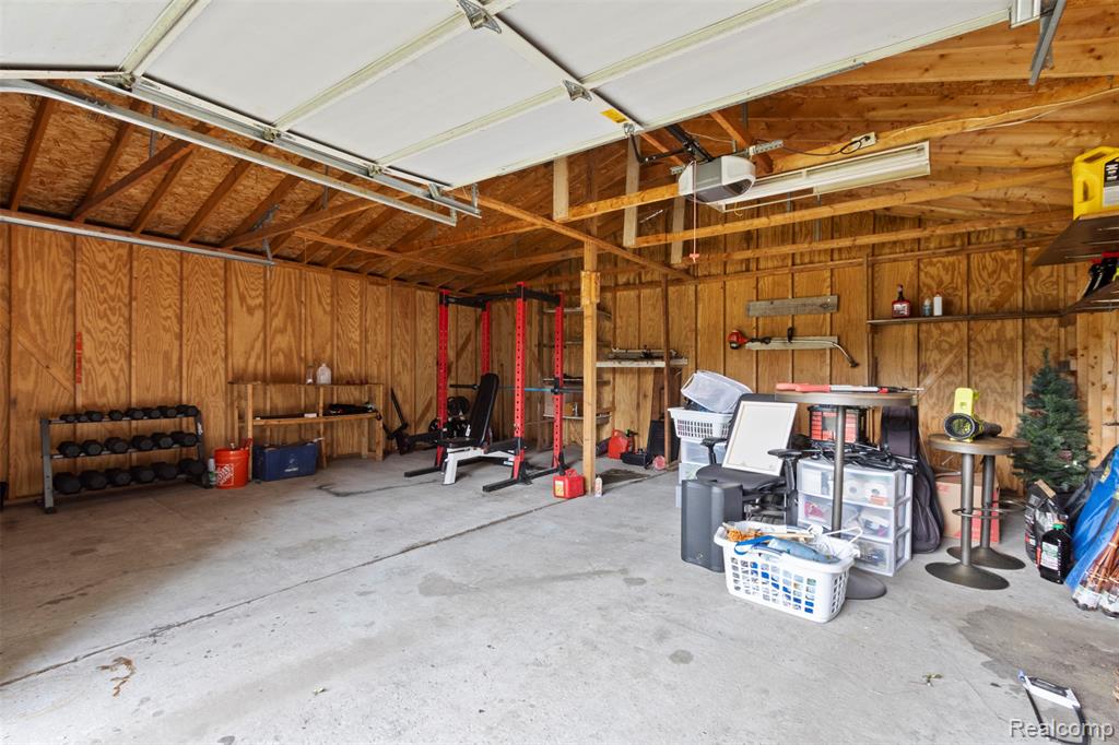 8483 Beatrice, Westland, MI — Photo 17