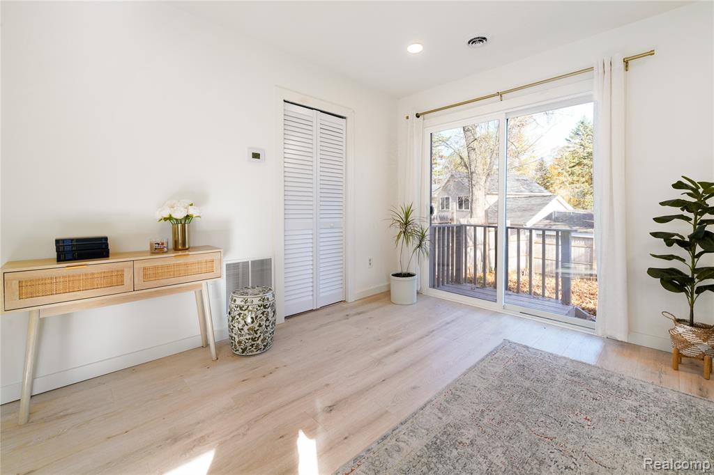 732 N Conklin Road, Lake Orion, MI 48362 — Photo 11