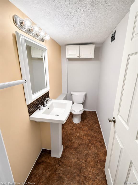 1097 S Lapeer Road, Oxford, MI 48371 — Photo 10