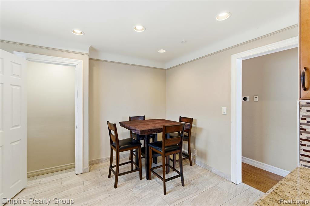 6545 Robindale Avenue, Dearborn Heights, MI 48127 — Photo 9