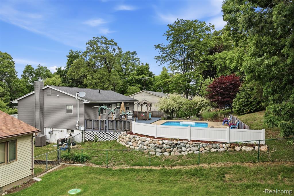 5233 Van Winkle Street, Brighton, MI 48116 — Photo 16
