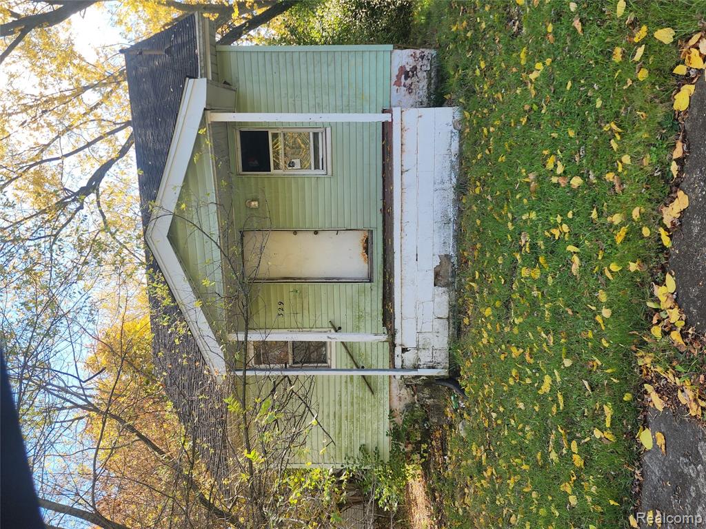 329 W Baltimore Boulevard, Flint, MI 48505