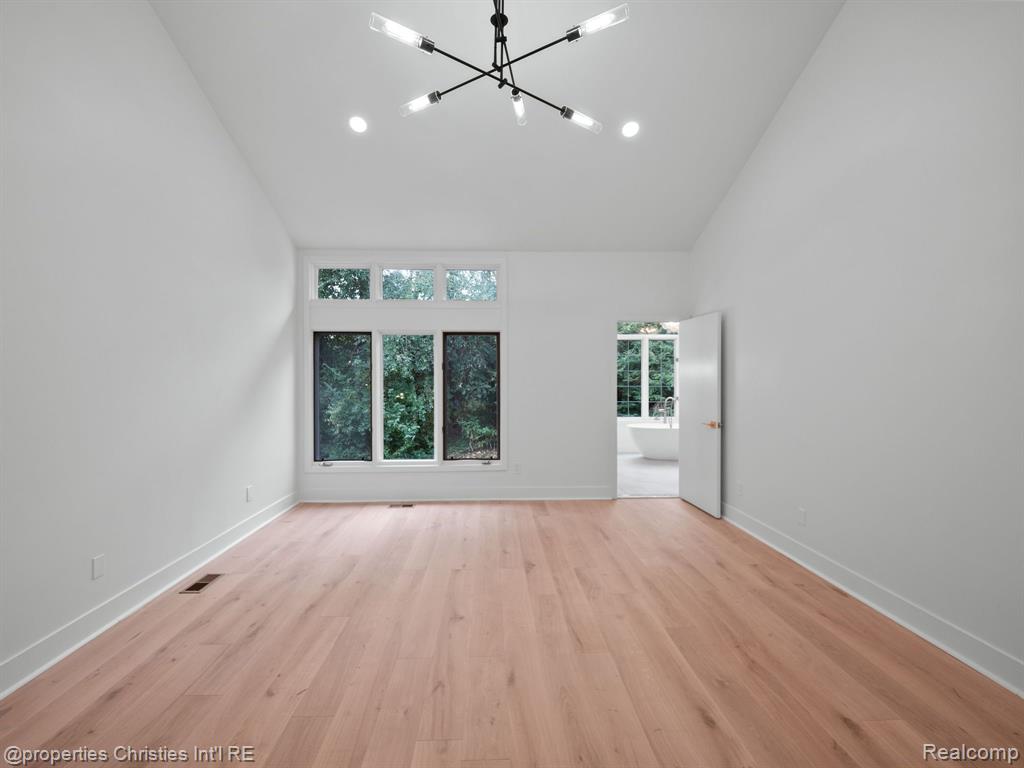 2459 HICKORY GLEN Drive, Bloomfield Hills, MI 48304 — Photo 21